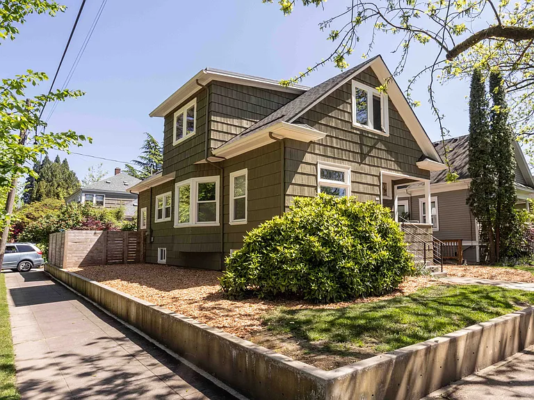 532 NE 29th Ave — Photo 5