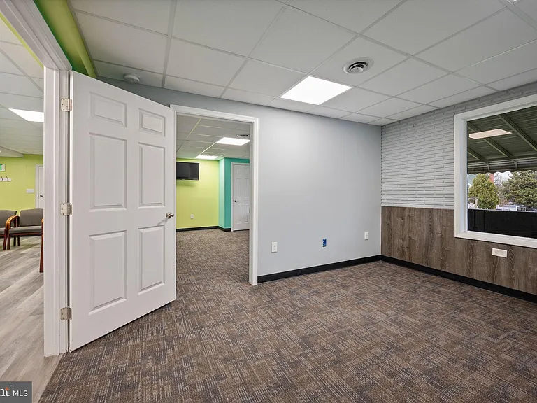 7917 Wise Ave — Photo 12