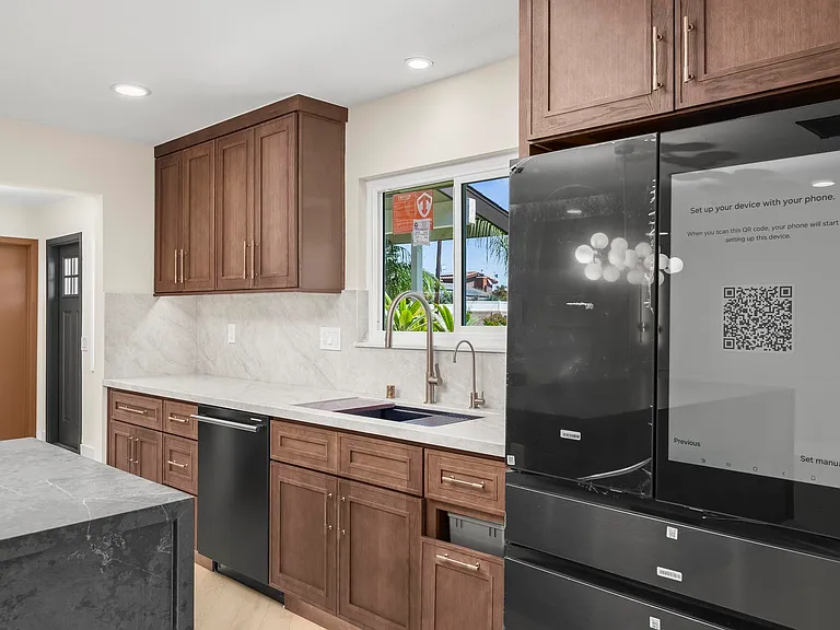 9433 Geranium Cir — Photo 4