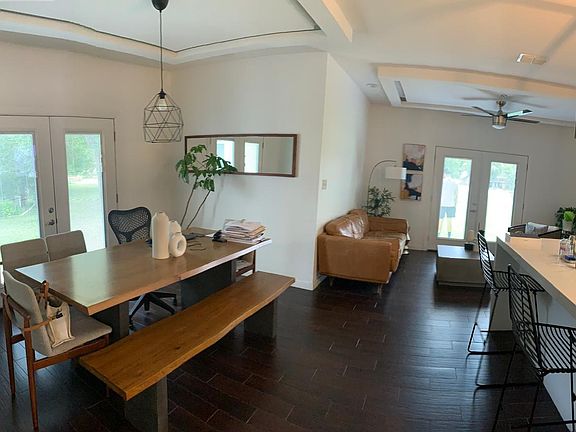 5th image of 611 Continental Dr #1