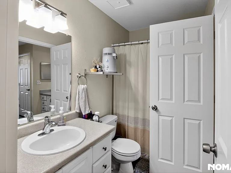 4239 S Mobile Cir #C — Photo 17