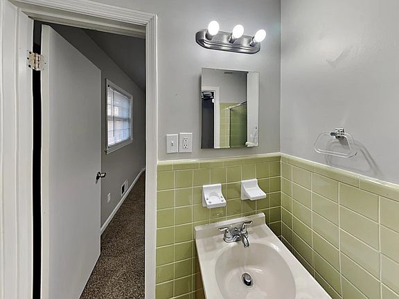 5th image of 3660 Scarlet Dr