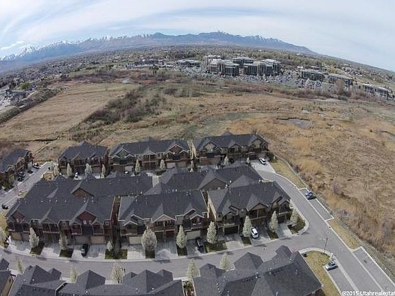 3rd image of 10978 S Maple Farms Ln