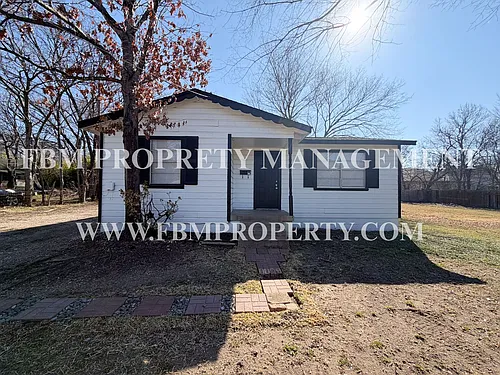 410 N Flat St Photo 1