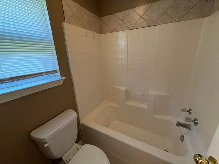 10209 Lilac Ln #B — Photo 6