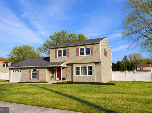 5 Fenwick Ln, Pennsville, NJ 08070