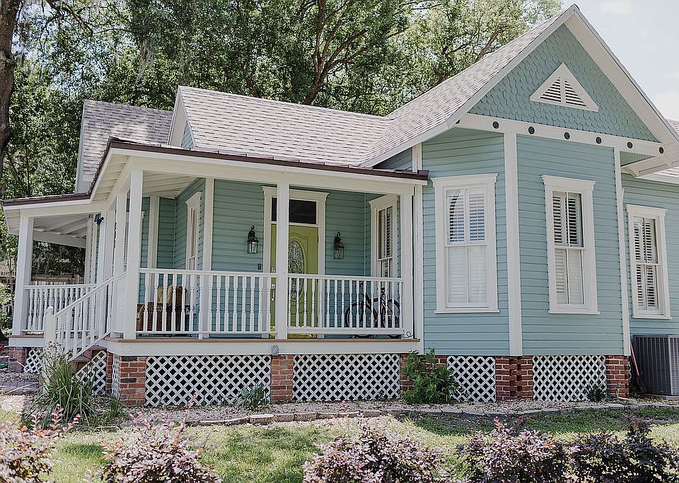 1st image of 303 SE Wenona Ave