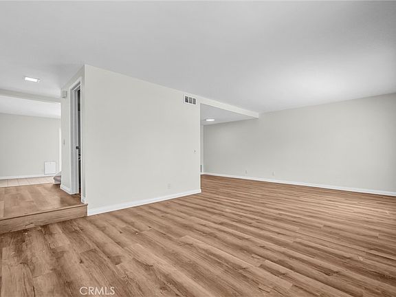 5th image of 4107 Larwin Ave
