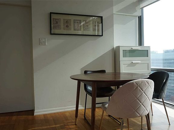 3rd image of 38 Grenville St #2202