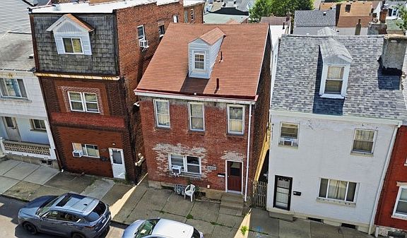 3rd image of 443 Cedarville St