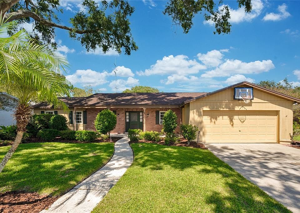 1st image of 405 Oak Hill Dr