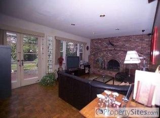 56 Tern Ct, Bay Shore, NY