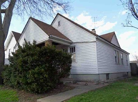 3rd image of 1101 Huffman Ave