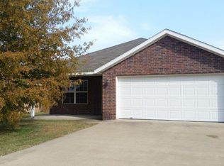 662 Olivia Ln, Centerton, AR 72719