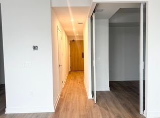 1 Fairview Rd E #1, Mississauga, ON L5A4C6