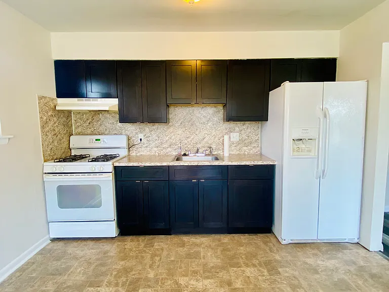 204 Gateway Blvd #A — Photo 5