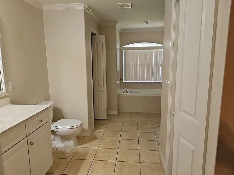 124 Foxhall Ln — Photo 10