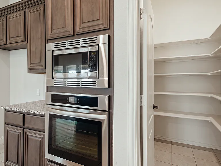 1514 Nighthawk Ln — Photo 8