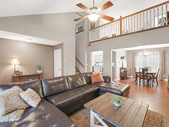 5th image of 6690 Wycliffe Pl