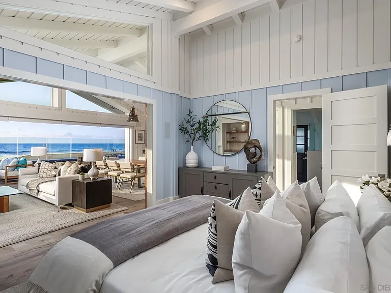 2050 Ocean Front — Photo 11