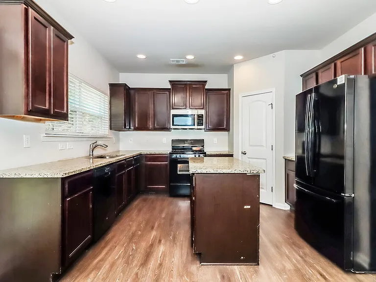 220 Foggy Creek Ln — Photo 7