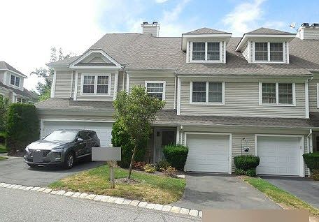 1st image of 15 Crystal Hill Dr