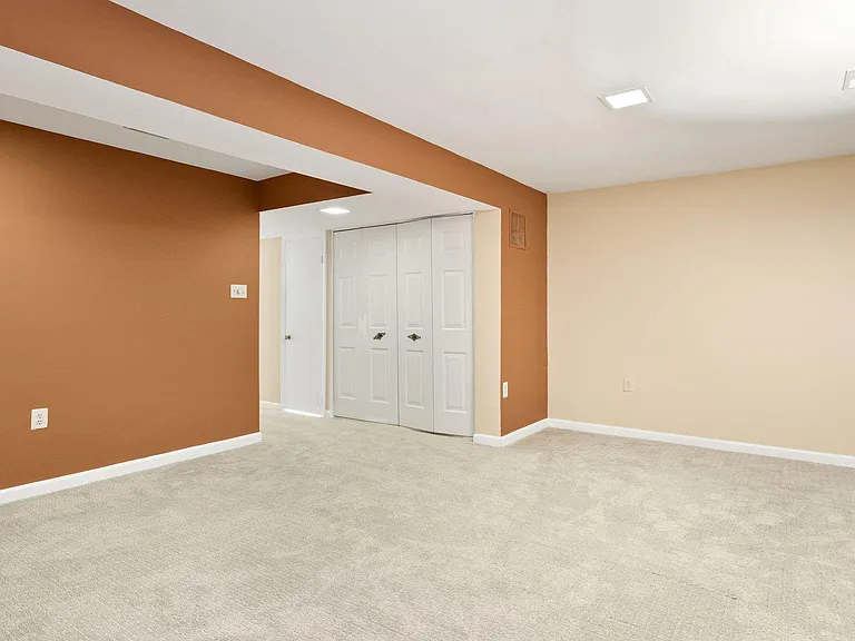 4453 Holly Ave — Photo 37