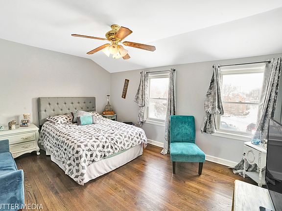 5th image of 7239 W Summerdale Ave