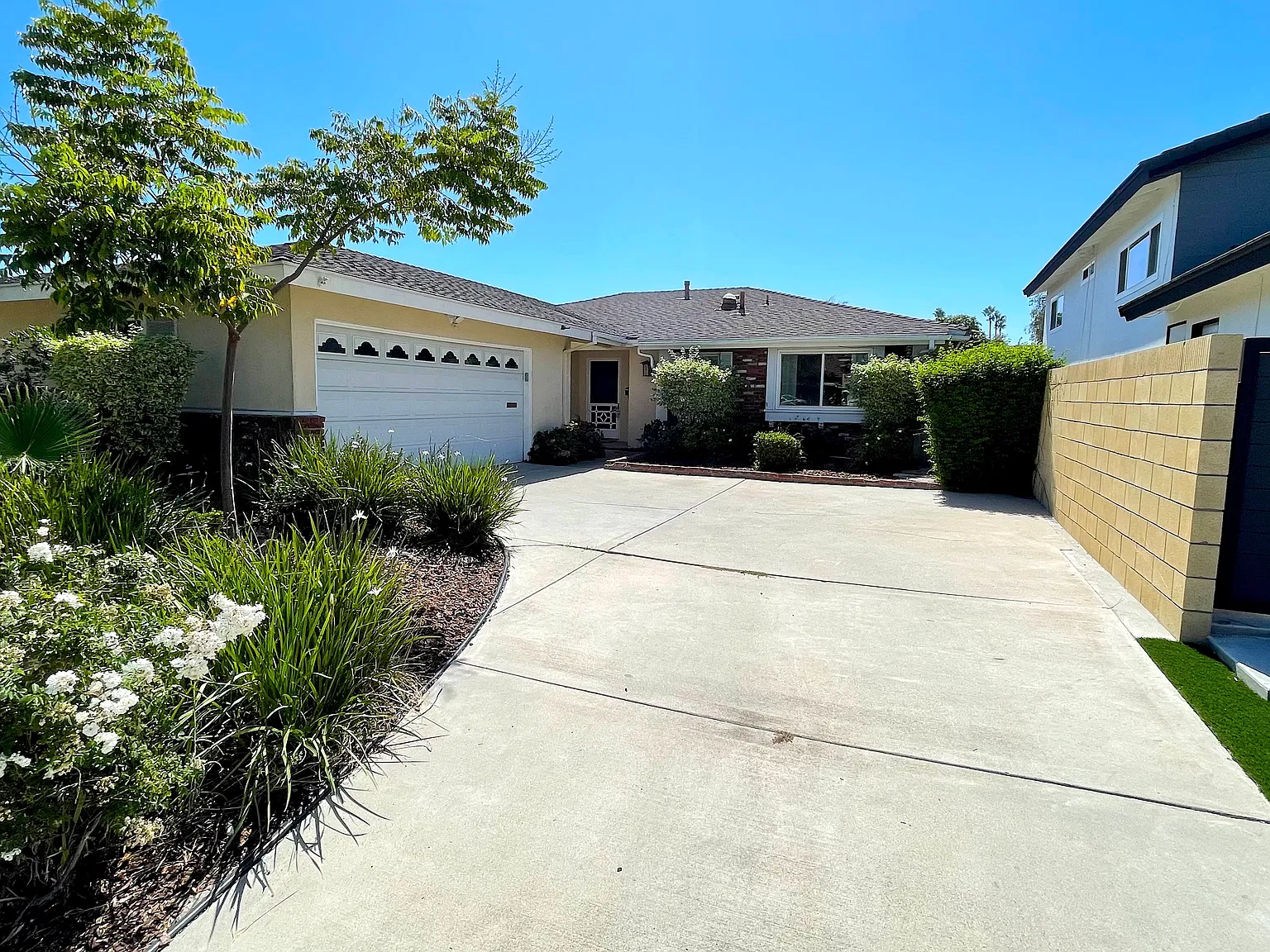 3 bed, 1447 sqft, $4,100 — Photo 2