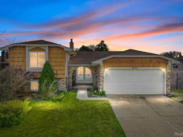 38338 Coronation Dr, Sterling Heights, MI 48310