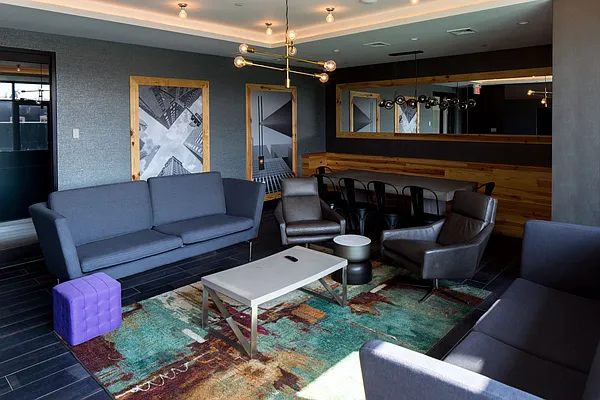 Rented by Nooklyn NYC LLC | media 128