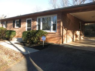 1008 Blakemore Cir, Vinton, VA 24179