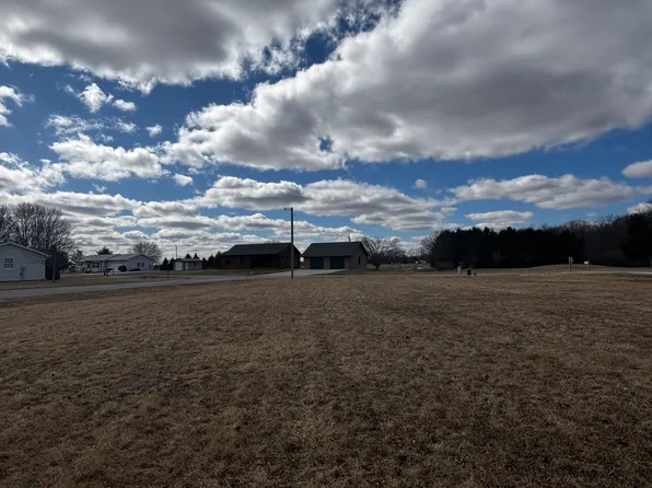 26 Nightingale Cir, Camargo, IL 61919