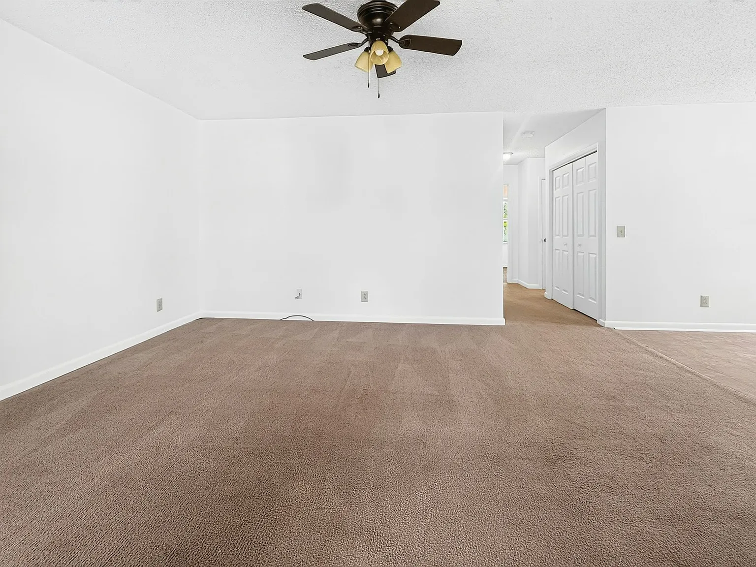 6209 Friar Tuck Drive Northwest, Unit D — Photo 2