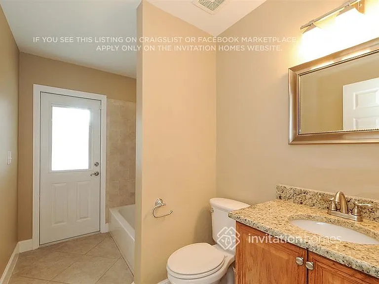 4526 Windsor Ct E — Photo 18