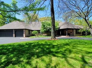 109 S Deere Park Dr, Highland Park, IL 60035