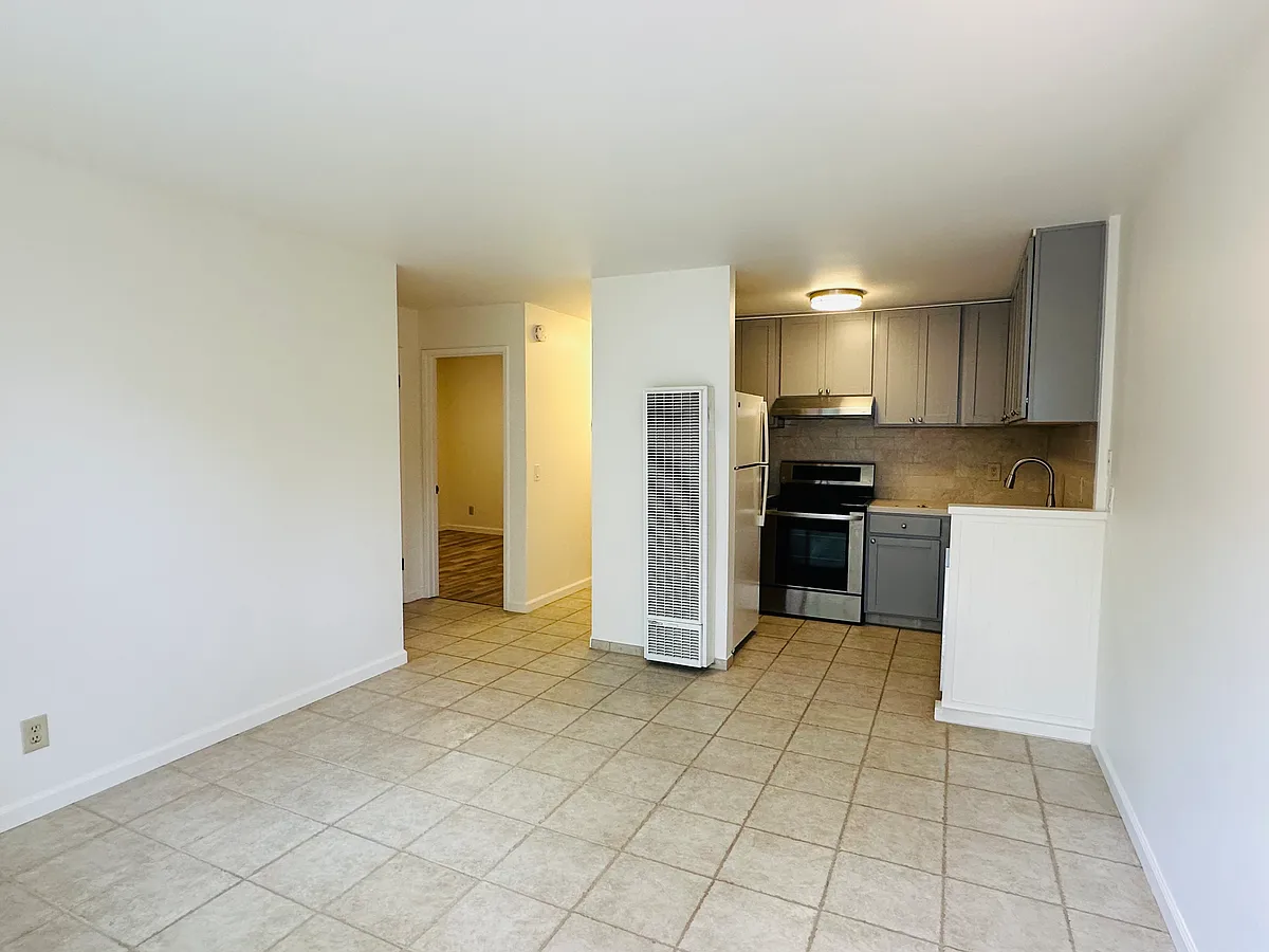 Building Photo - 542 Sloat Ave #4