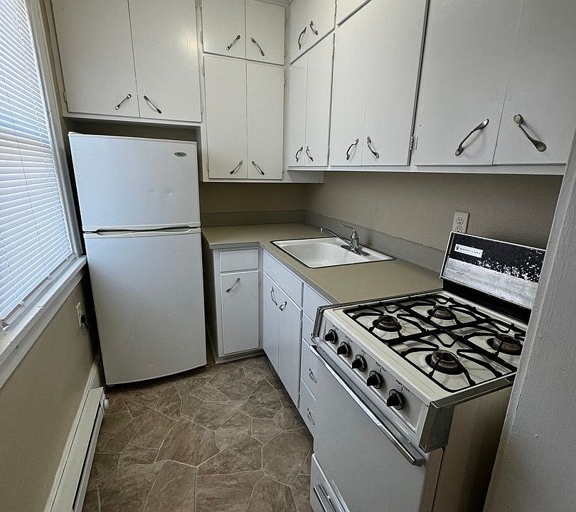 2nd image of 115 S Kline St #4