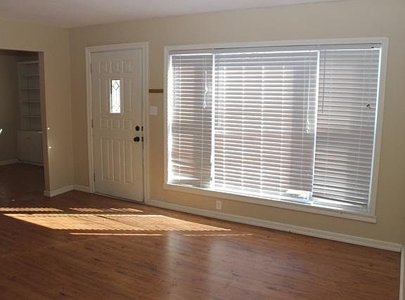 3rd image of 513 N Luella Ave