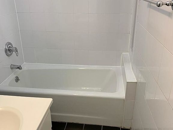 4th image of 220 W 98th St APT 3M