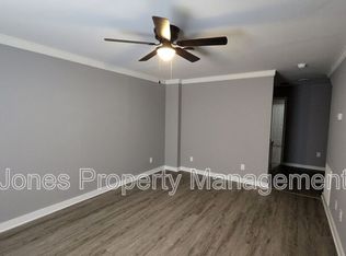 320 N Key St #103, Pilot Mountain, NC 27041