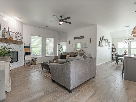 5th image of 603 Cedar Hill Way