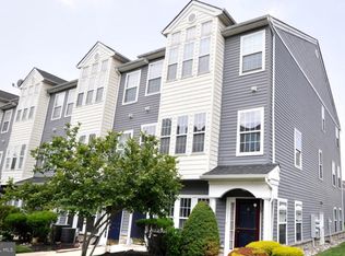 18 Swan Ct, Delanco, NJ 08075