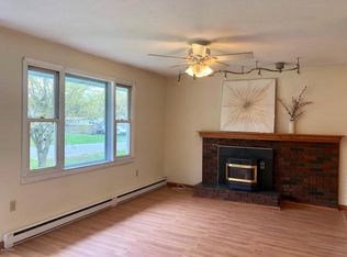 63 Devonshire Dr, Cheshire, MA 01225