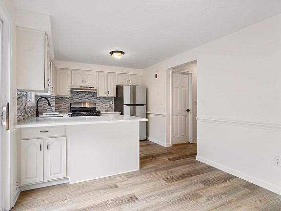 3rd image of 20 Washington St APT 1-5