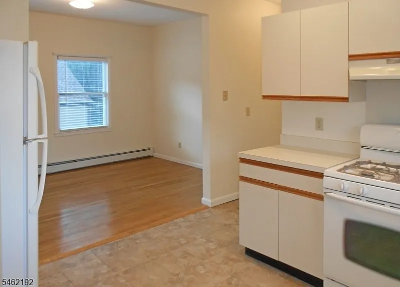 2 bed, 1.0 bath, $2,700 — Photo 4