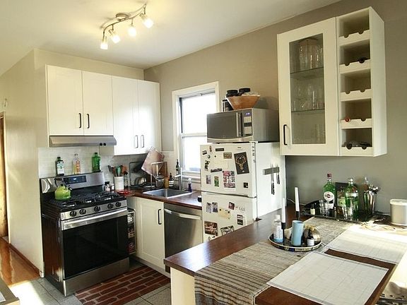 2nd image of 432 Graham Ave #3R