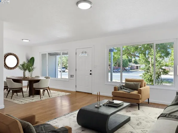 261 Calistoga Dr, Pittsburg, CA 94565
