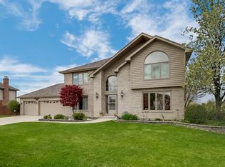 1033 Kylemore Ct, Lockport, IL 60441