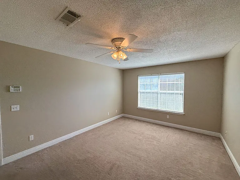 1519 Sandcliff Dr — Photo 8
